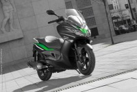 Teszt: Kawasaki J300 – Lime-ot kérek, a 300-ast! 